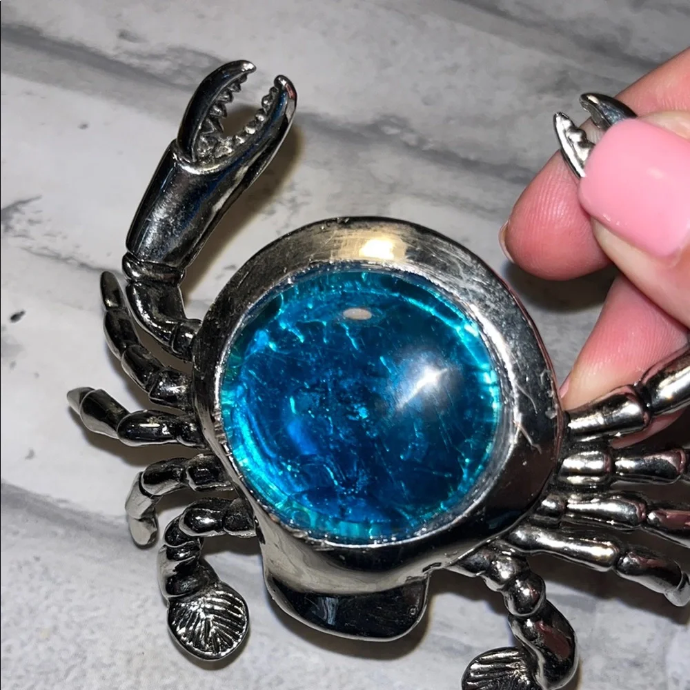 Silver Crab wine bottle top stopper with Blue Gem